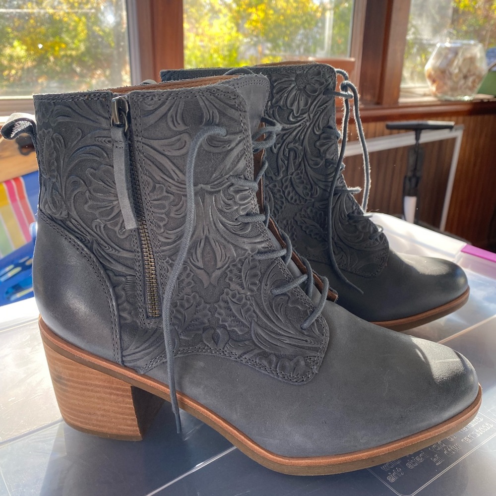 Barely worn Sofft boots! Great shape
